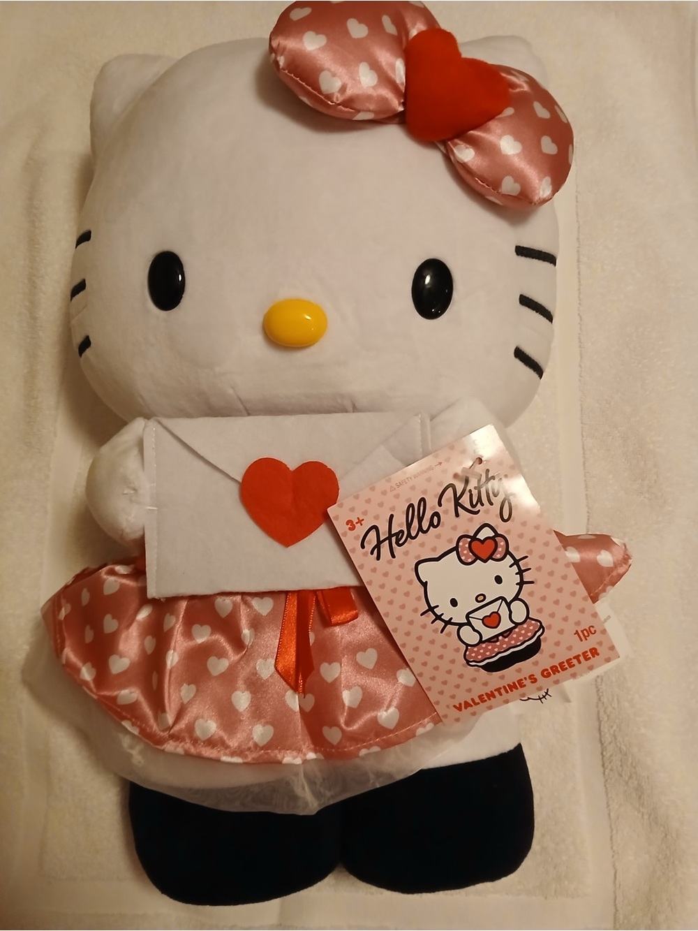 LOT of 2 — “2026 HELLO KITTY”
Valentines Greeter & Animated plush greeter - Picture 10 of 13